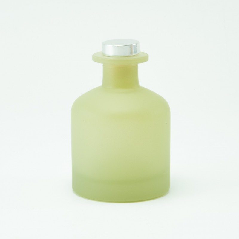 Geurfles 250ml met zilveren schroefdop - frosted zijdegroen