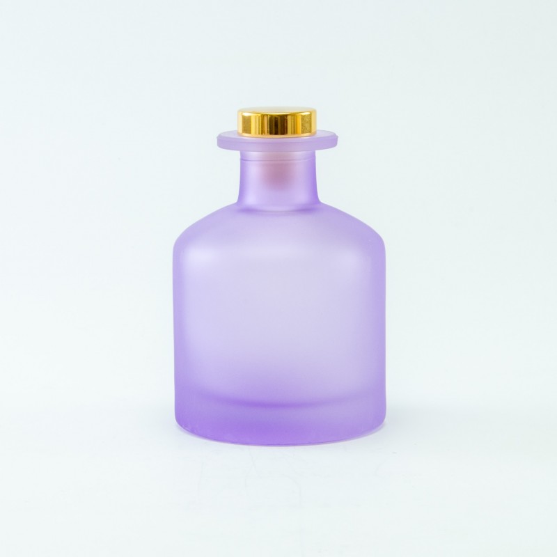 diffuseur de parfum 250ml avec bouchon en or – lilas effet givré