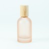 Glazen roomsprayflesje met houten dop 50ml - frosted blush