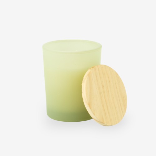 petite bougie parfumée avec couvercle en bois – vert soie effet givré