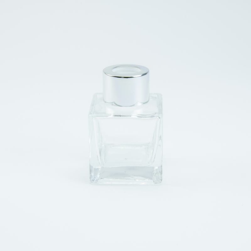 Parfumflesje vierkant met zilveren schroefdop - 50 ml